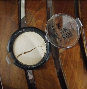 Essence Pure Nude Powder Review Image 1