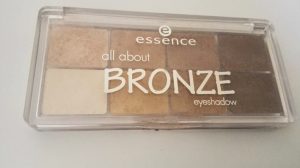 Essence All About Bronze Eyeshadow Palette Image 5