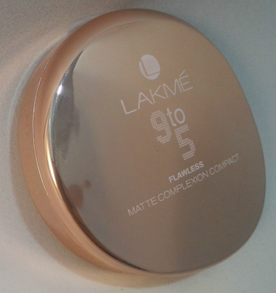 Lakme 9 to 5 Flawless Matte Complexion Compact Image 1