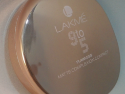 Lakme 9 to 5 Flawless Matte Complexion Compact Review